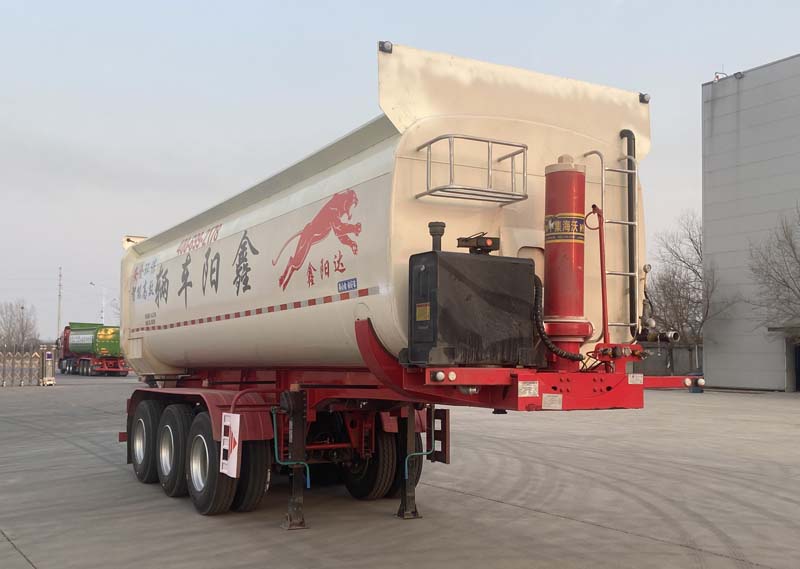 鑫阳达牌9.9米31.5吨3轴中密度粉粒物料运输半挂车(LXY9406GFLHX)