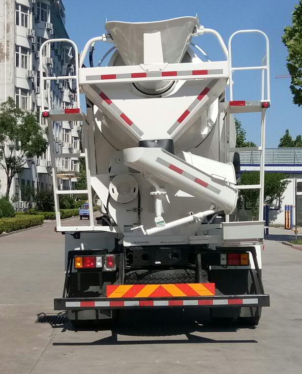 福田牌BJ5184GJBJPFA-01混凝土攪拌運(yùn)輸車(chē)公告圖片