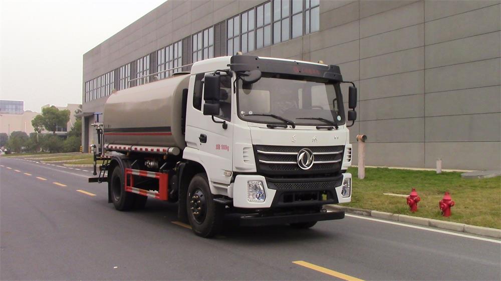 東風(fēng)牌DFZ5181GPSSZ6D綠化噴灑車公告圖片