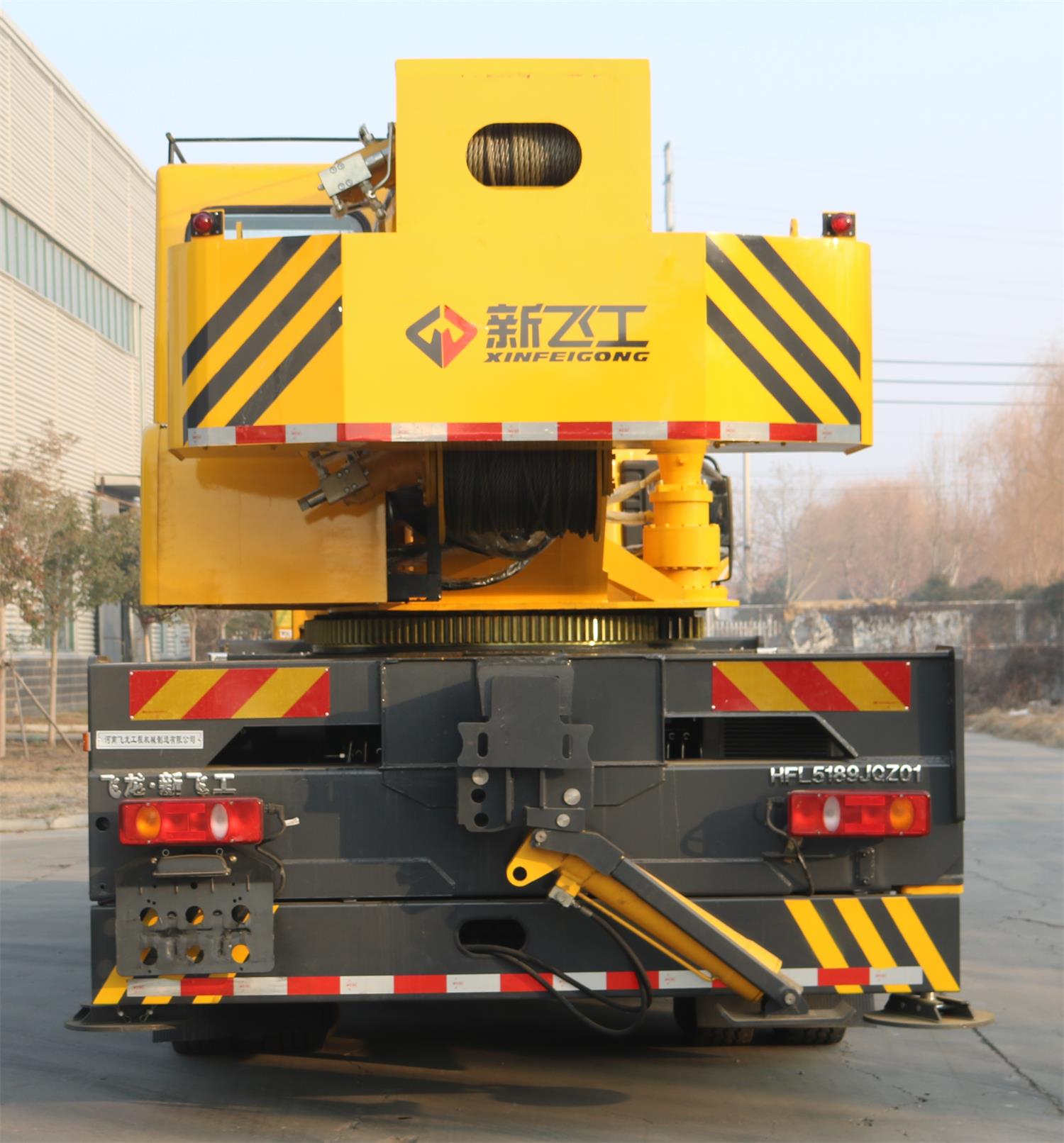 新飛工牌HFL5189JQZ01汽車起重機公告圖片
