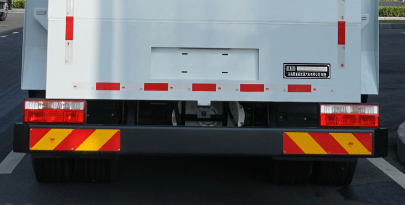 犀重牌AXZ5180TCADFBEV純電動(dòng)餐廚垃圾車公告圖片