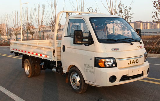 HFC1030PV4E6B4S-2 江淮牌131马力单桥汽油3.5米国六载货汽车图片