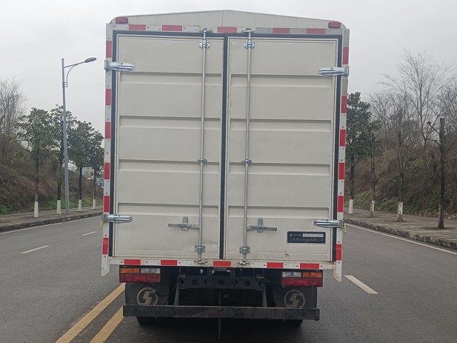 陜汽牌YTQ5042CCYJEEV3311純電動倉柵式運輸車公告圖片