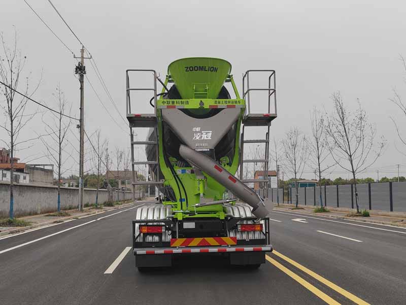 中聯(lián)牌ZLJ5328GJBL8F混凝土攪拌運(yùn)輸車(chē)公告圖片