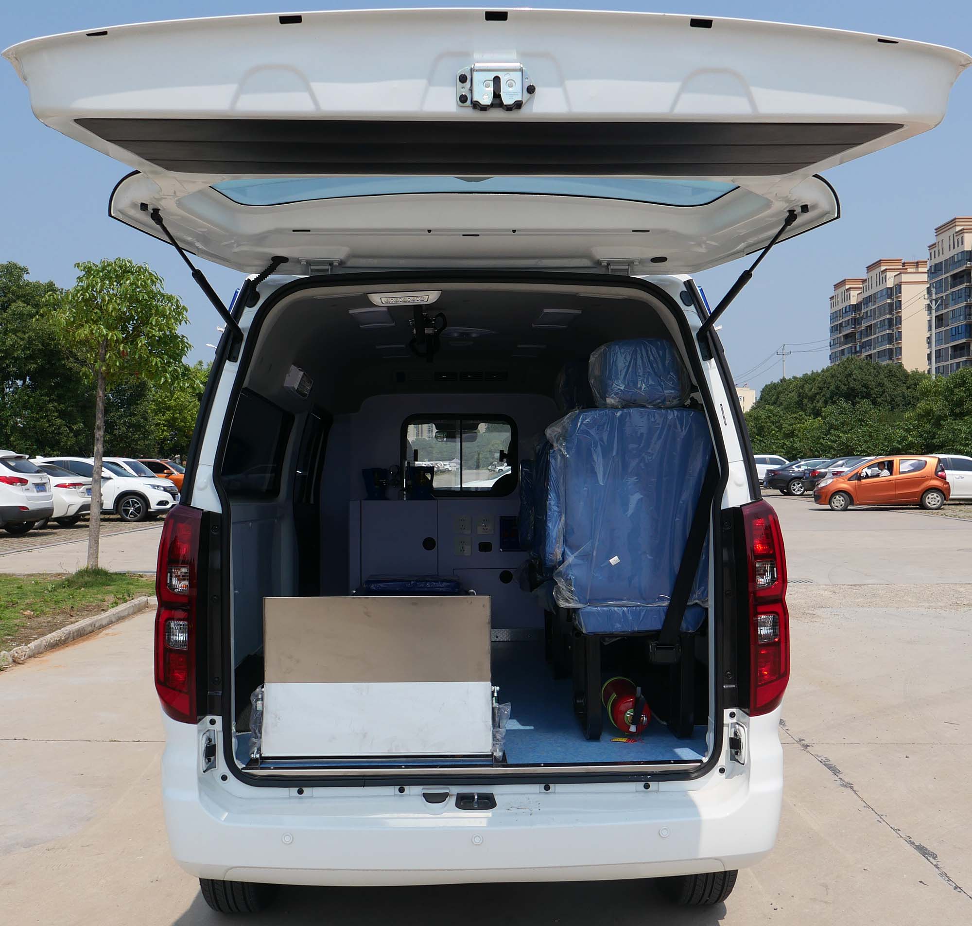 華通牌HCQ5020XJHJKC6救護(hù)車公告圖片