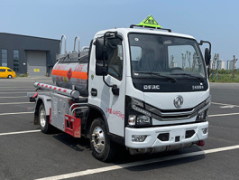 新东日牌YZR5045GRYE6易燃液体罐式运输车