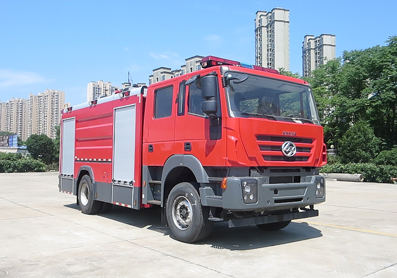 YZR5200GXFPM90/C6型泡沫消防车图片
