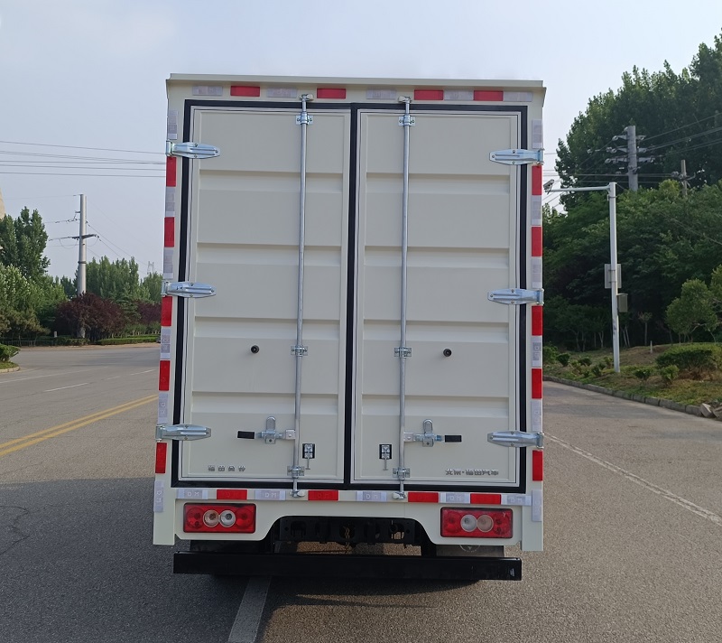 福田牌BJ5044XXY9JA5-AA3厢式运输车公告图片