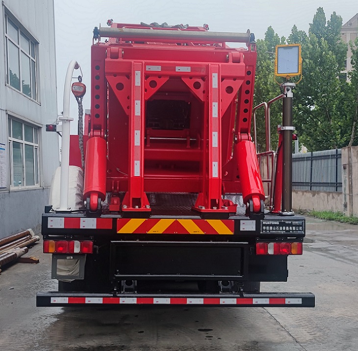 華通裝備牌HXZ5410TLG連續(xù)油管作業(yè)車公告圖片