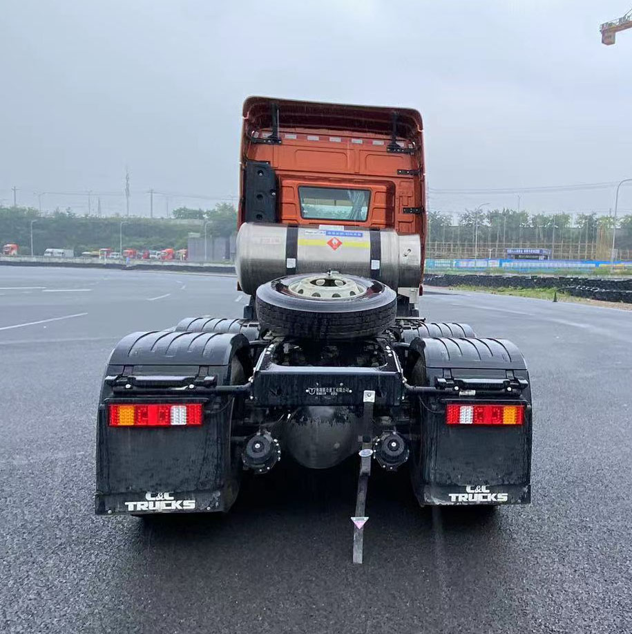 集瑞联合牌QCC4253N664-4牵引汽车公告图片