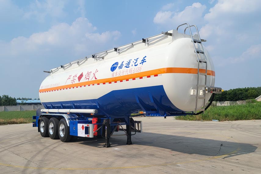 嘉运通牌11.4米33.4吨3轴易燃液体罐式运输半挂车(JTC9403GRYB42)