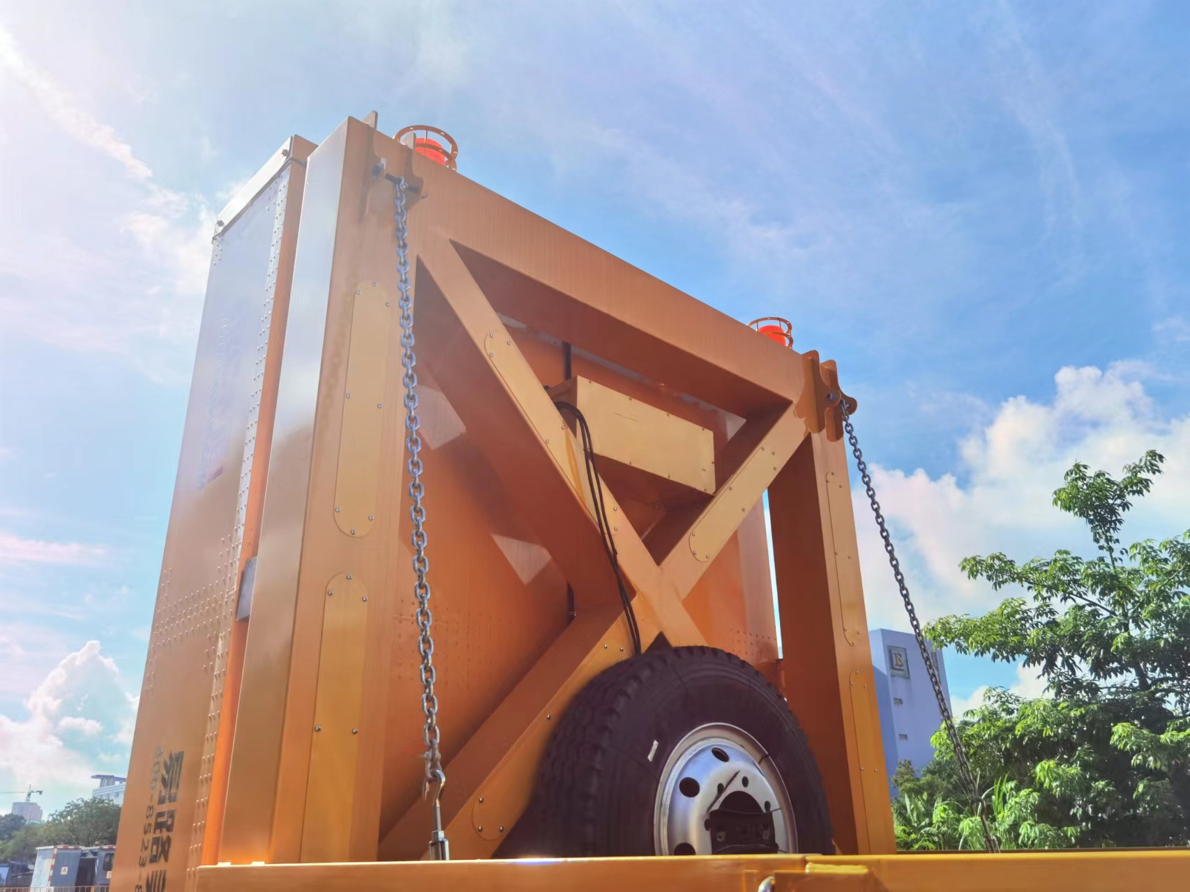 路仕盾牌YLM5122TFZ防撞緩沖車公告圖片