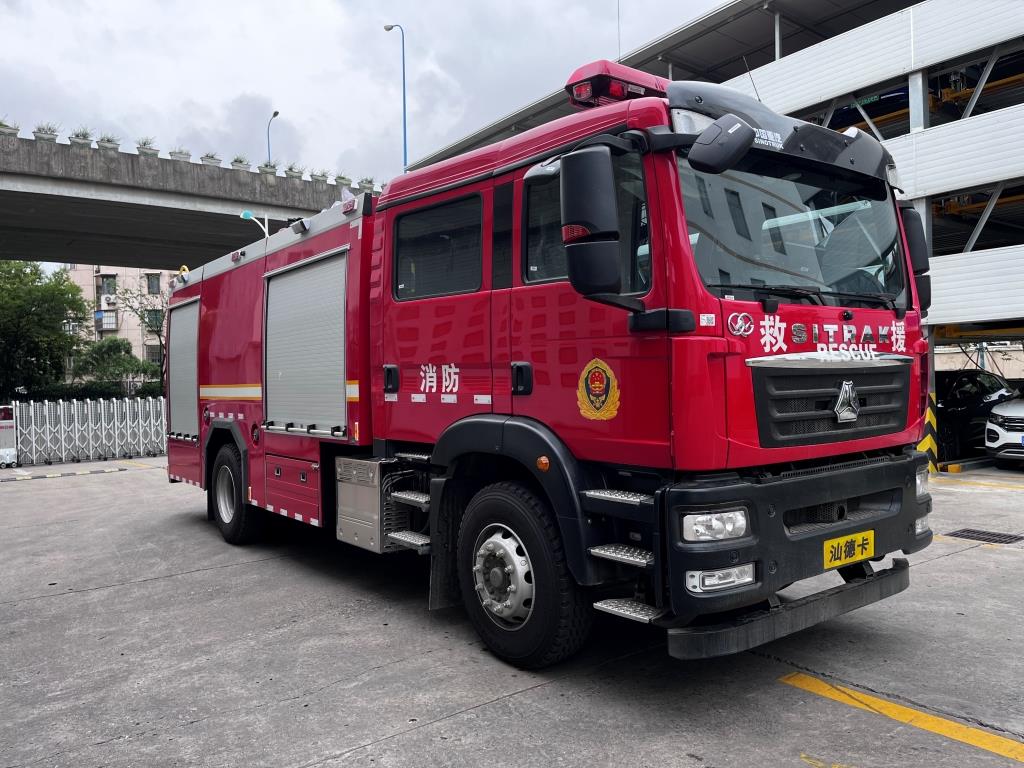 WHG5170GXFSG60/SVIA型水罐消防车图片