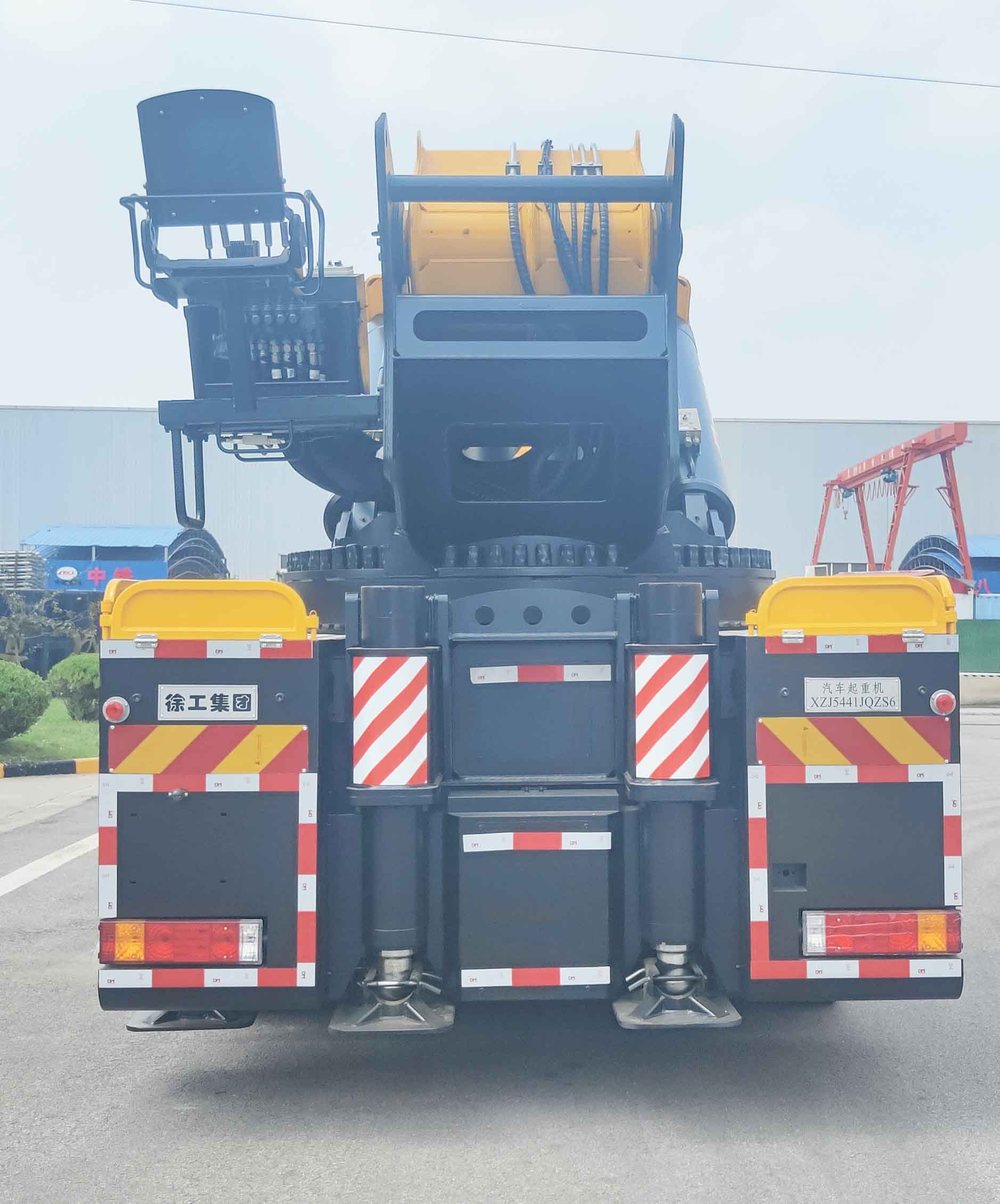 徐工牌XZJ5441JQZS6汽車起重機(jī)公告圖片