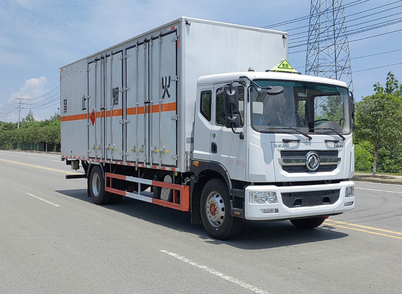 匯力威牌VVV5180XRYEQ6易燃液體廂式運輸車公告圖片