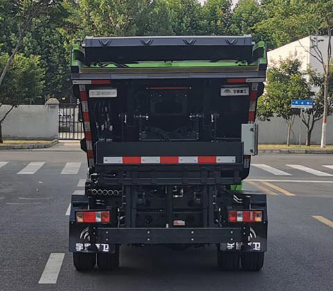 宇通牌YTZ5031ZZZD0BEV纯电动自装卸式垃圾车公告图片