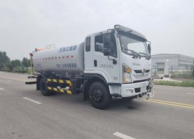 绿化喷洒车