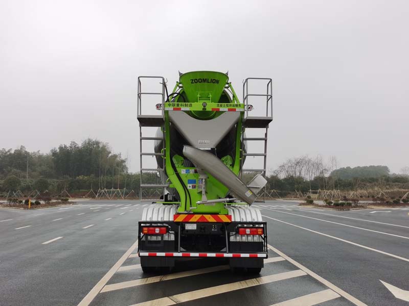 中聯(lián)牌ZLJ5318GJBL2F混凝土攪拌運(yùn)輸車公告圖片