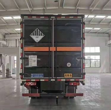 程力威牌CLW5121XZWE6杂项危险物品厢式运输车公告图片