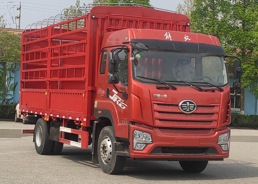 解放牌CA5181CCYP28K2L1E6A80倉(cāng)柵式運(yùn)輸車公告圖片