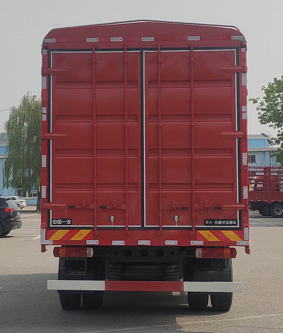 解放牌CA5181CCYP28K2L1E6A80倉(cāng)柵式運(yùn)輸車公告圖片