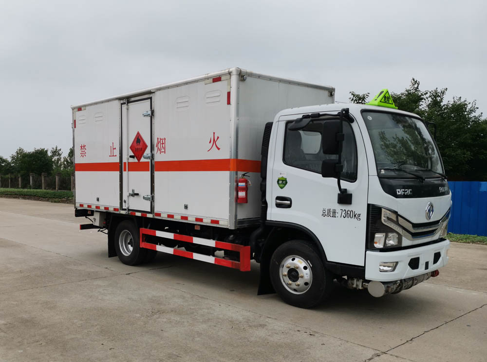 大力牌DLQ5070XRQEQ6易燃?xì)怏w廂式運(yùn)輸車公告圖片