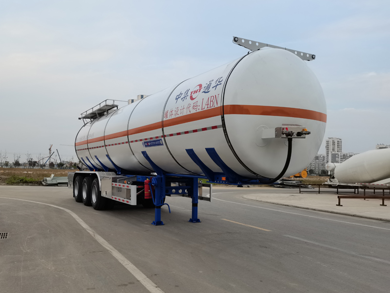 通华牌12.2米31.5吨3轴易燃液体罐式运输半挂车(THT9408GRYE)