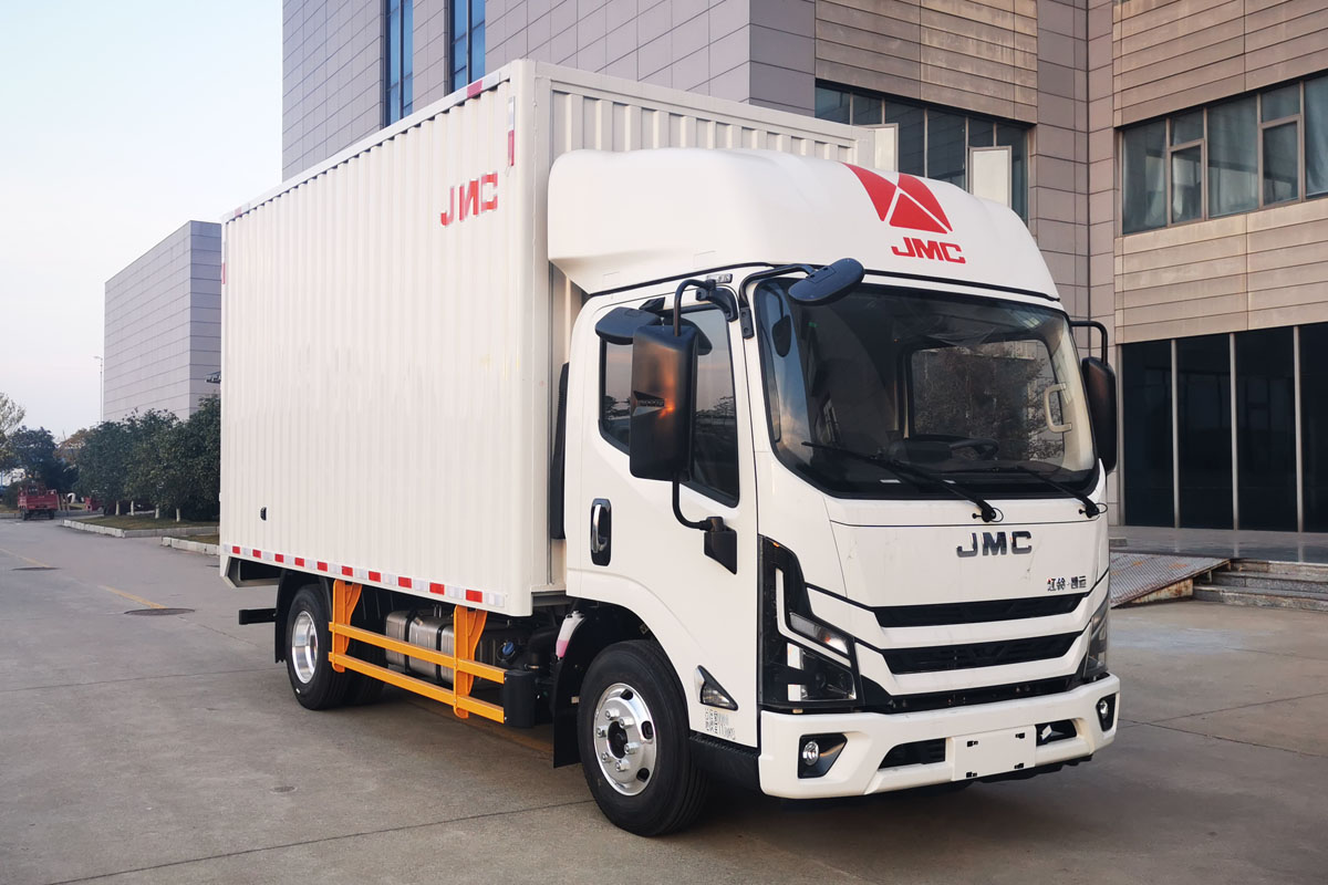 江鈴牌JX5044XXYTGA26廂式運(yùn)輸車公告圖片