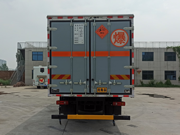 新飛牌XFC5186XQY6D爆破器材運輸車公告圖片