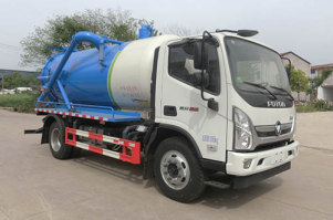 吸污车