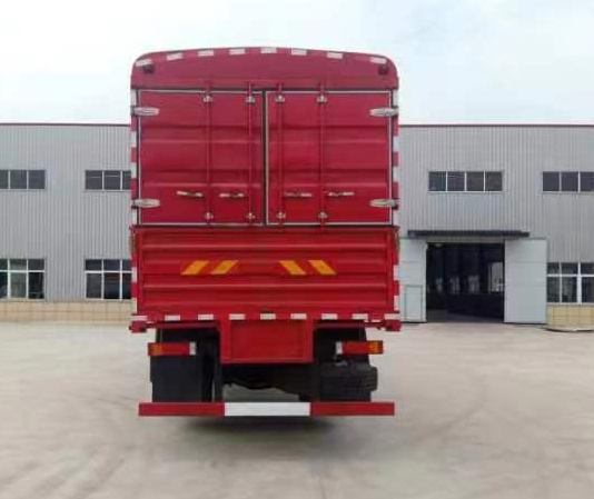 東風(fēng)牌EQ5318CCYGSZ6D倉(cāng)柵式運(yùn)輸車公告圖片