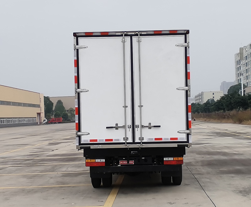 大運(yùn)牌CGC5040XLCBSHEV733D插電式增程混合動(dòng)力冷藏車公告圖片