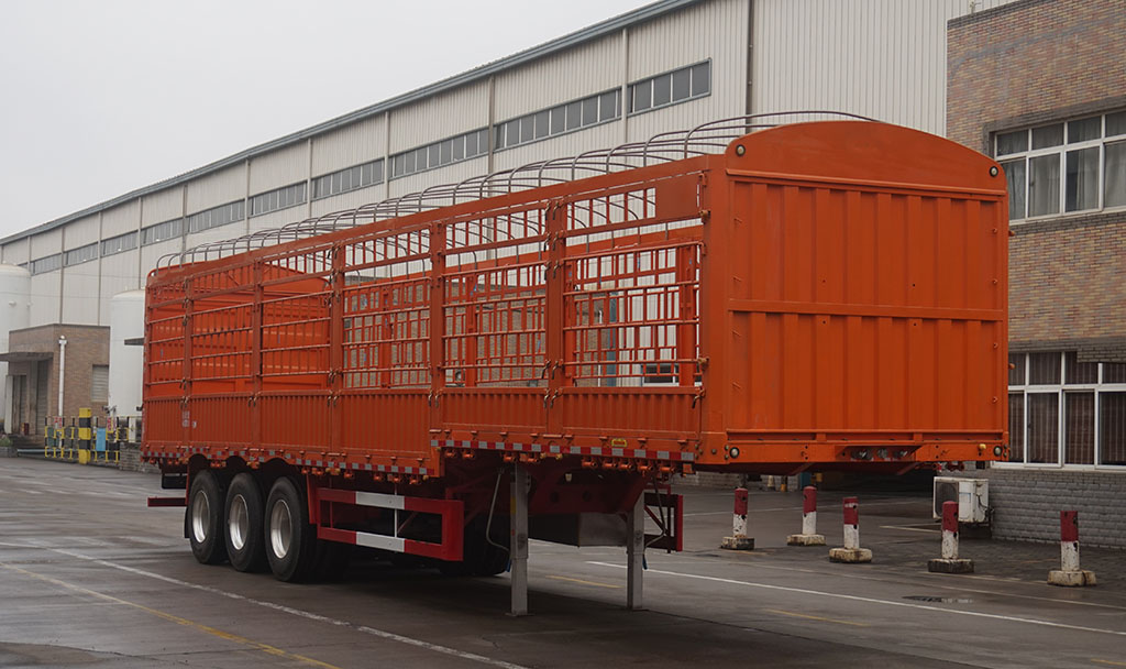 运力牌13米33.5吨3轴仓栅式运输半挂车(LG9400CCY)