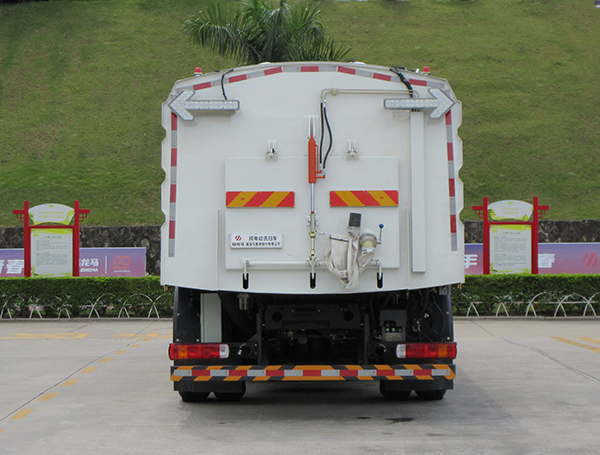 福龍馬牌FLM5180TXSFMBEVS純電動洗掃車公告圖片