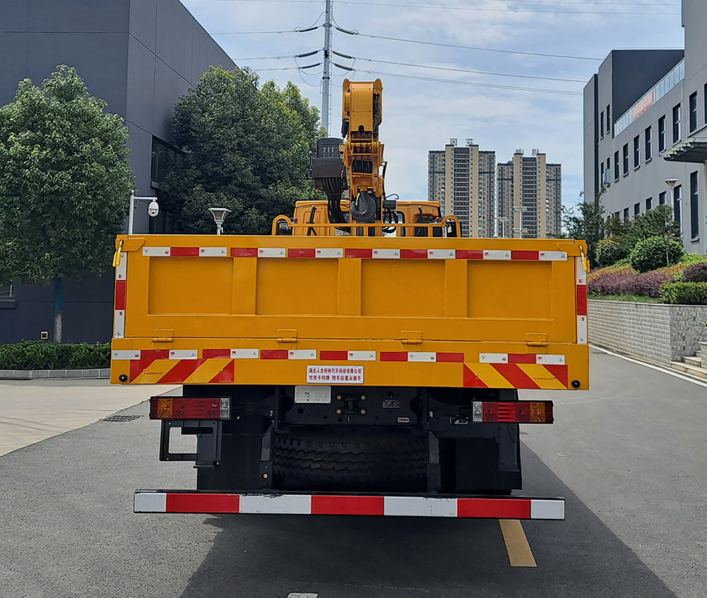 猛卡士特牌XCL5259JSQL6隨車起重運(yùn)輸車公告圖片
