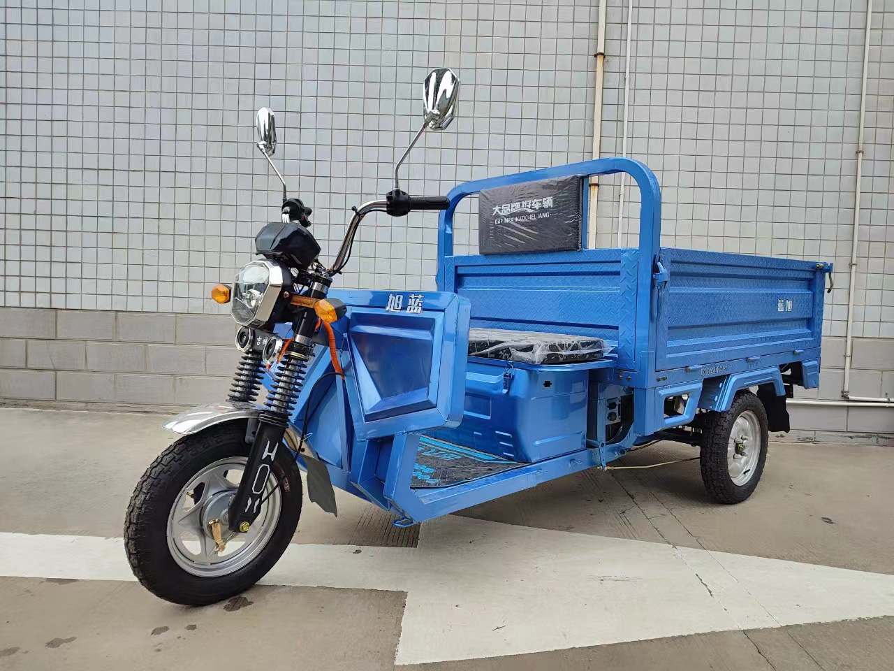 LX1000DZH-6 蓝旭牌纯电动前鼓式后鼓式电动正三轮摩托车图片