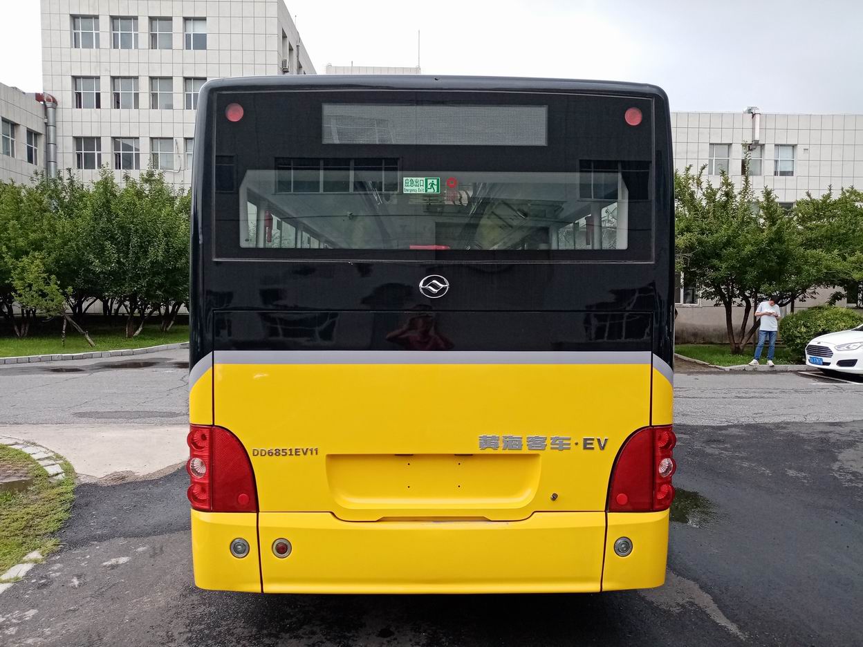 黄海牌DD6851EV11纯电动低入口城市客车公告图片
