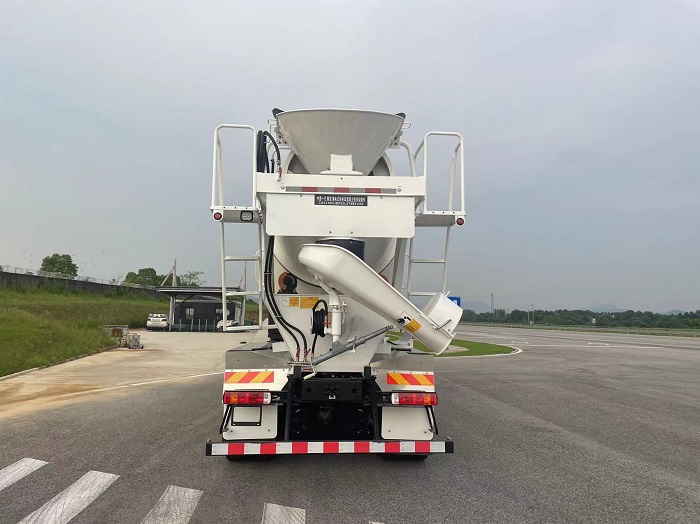 解放牌CA5310GJBP62L3T4BEVA2換電式純電動(dòng)混凝土攪拌運(yùn)輸車公告圖片