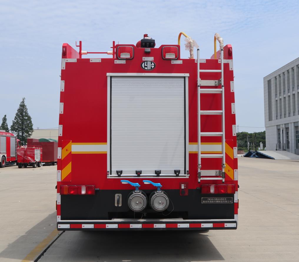 路亚科牌LXF5430GXFPM240/H泡沫消防车公告图片