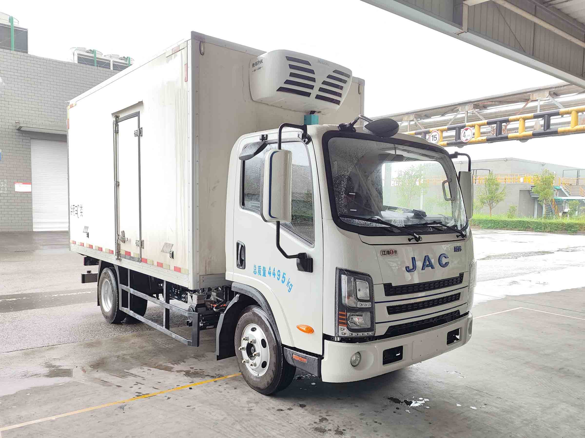 江淮牌HFC5043XLCEV2N纯电动冷藏车公告图片
