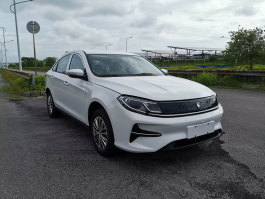 东风牌LZ7000SJD0EV型纯电动轿车