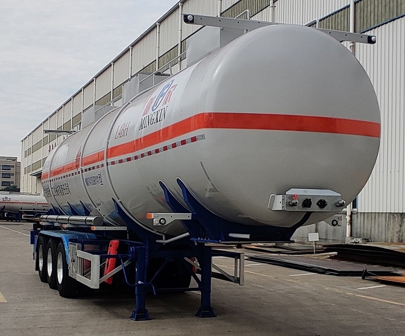 明欣牌11.7米32.6吨3轴易燃液体罐式运输半挂车(NMX9400GRY41)