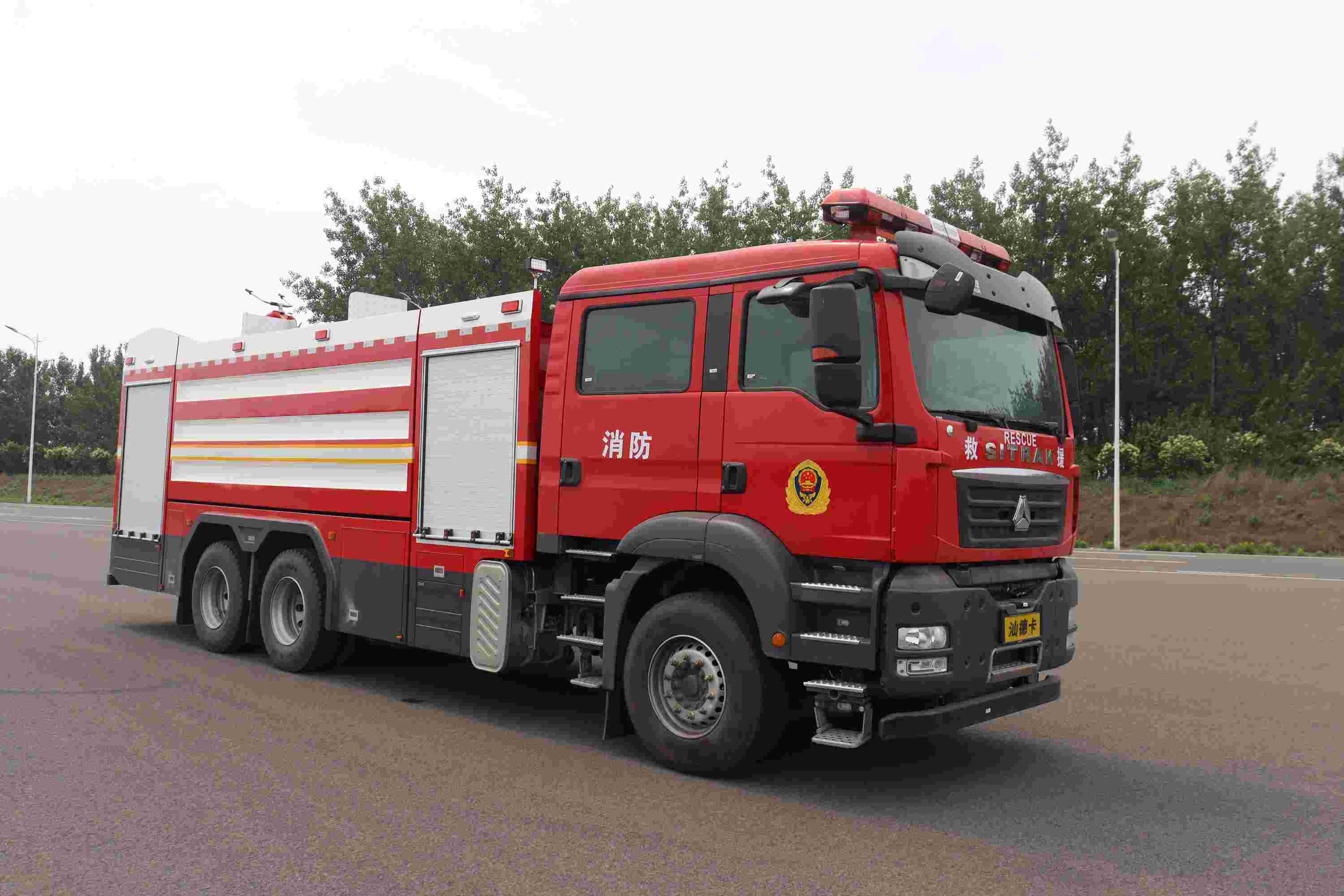 YL5330GXFSG170/SDK型水罐消防车图片
