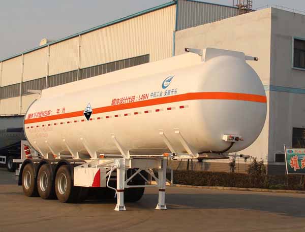 开乐牌10.3米33.5吨3轴腐蚀性物品罐式运输半挂车(AKL9401GFW)