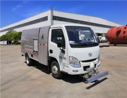纯电动路面养护车