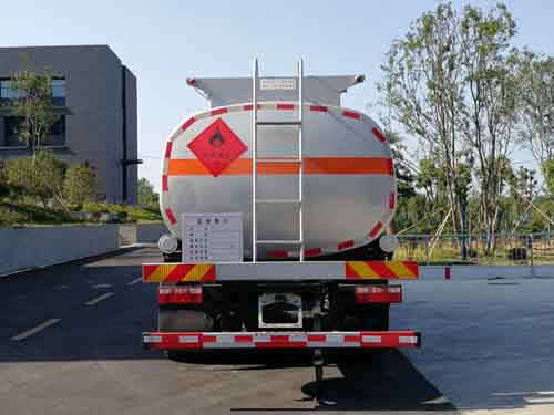 楚勝牌CSC5185GYY6運油車公告圖片