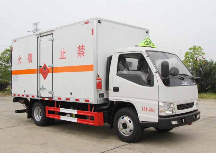 华通牌HCQ5041XRQJX6易燃气体厢式运输车公告图片