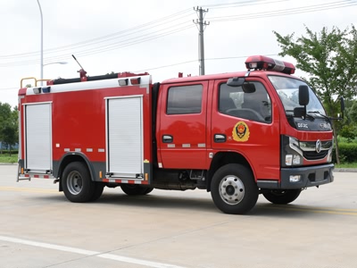 YZR5070GXFSG20/E6 新东日牌水罐消防车图片