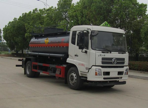 中汽力威牌HLW5180GYWDF6氧化性物品罐式運輸車