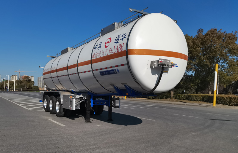 通华牌11米33吨3轴毒性和感染性物品罐式运输半挂车(THT9402GDGE)